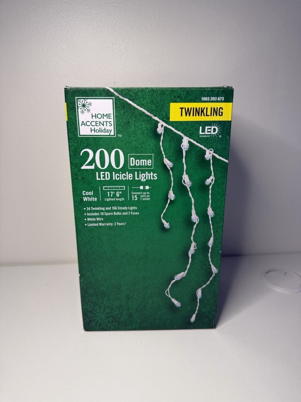 Home Accents Holiday 200 "Twinkling" LED Icicle Lights Warm White Xmas Weddings